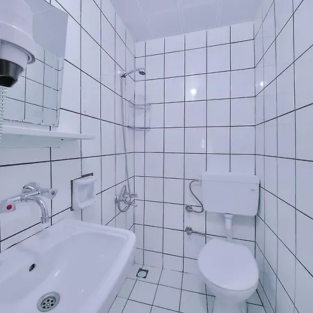 بيت شباب Ates